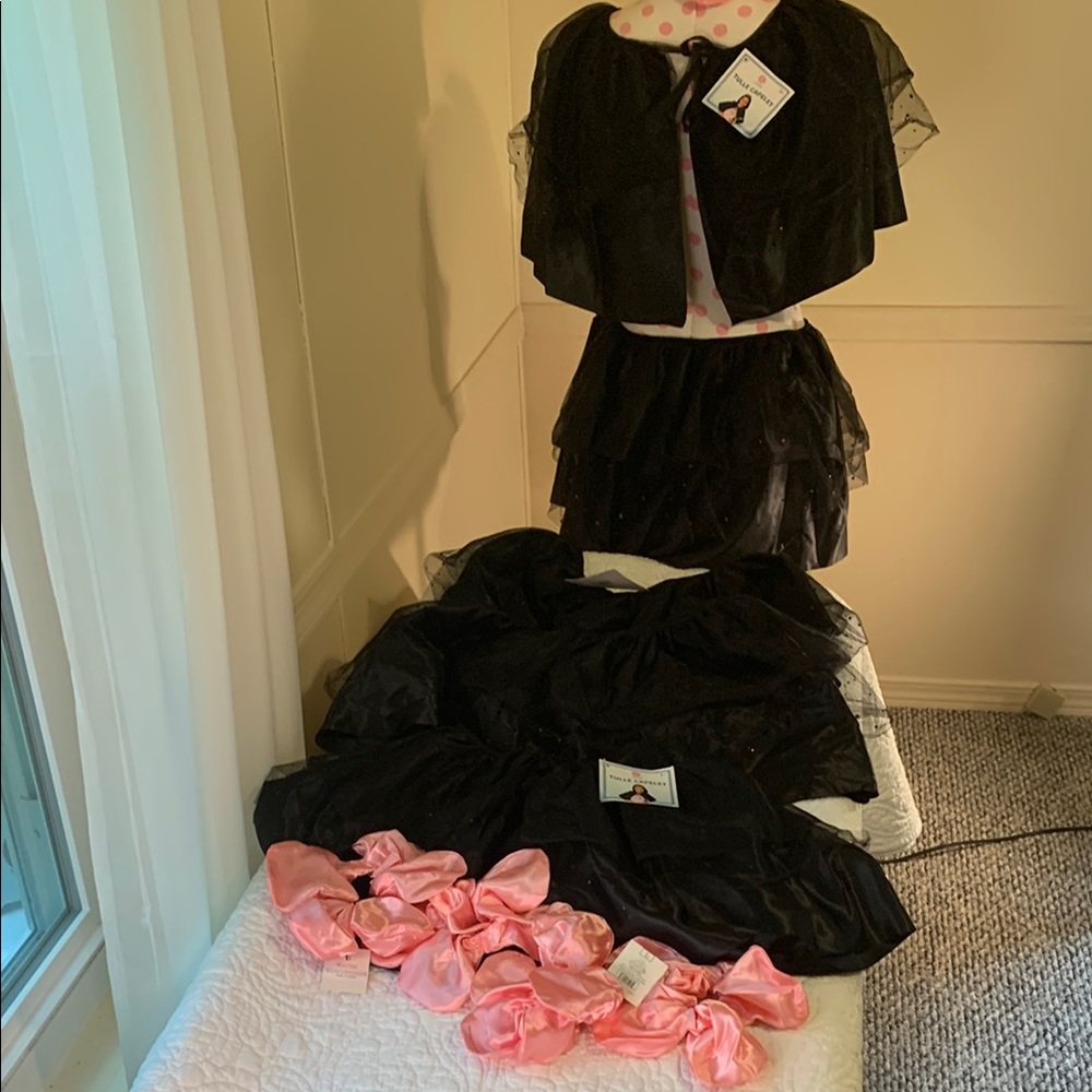 Children’s Black Tulle Capes & Pink Scrunchies 8 piece set Perfect for Parties